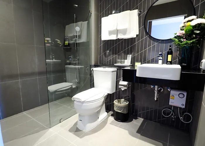 Asoke Sukhumvit By Uhg 4*